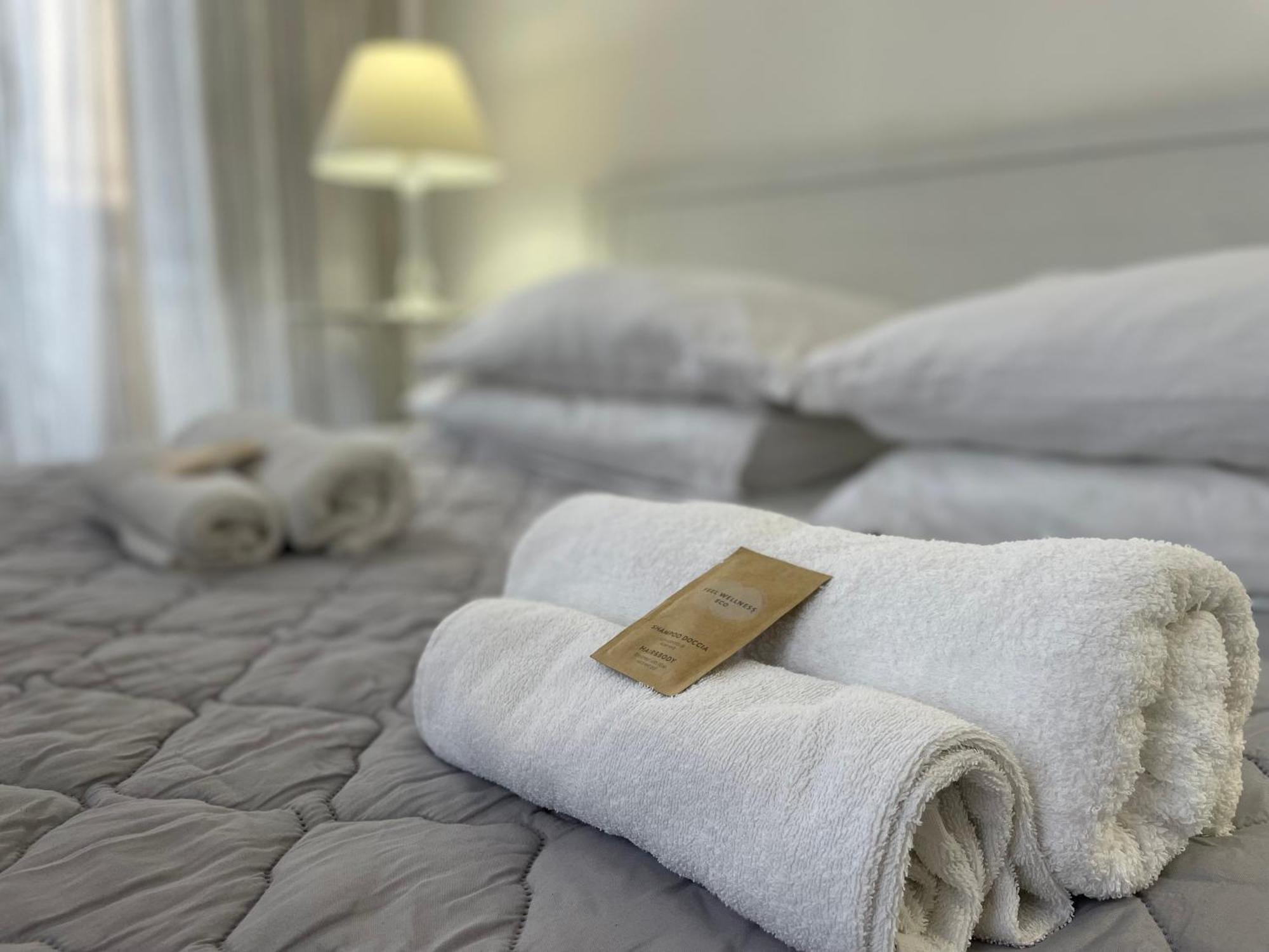 Bb Essenze Bed & Breakfast Palermo Exterior photo