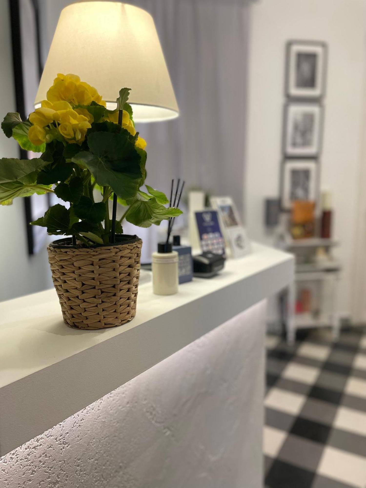 Bb Essenze Bed & Breakfast Palermo Exterior photo
