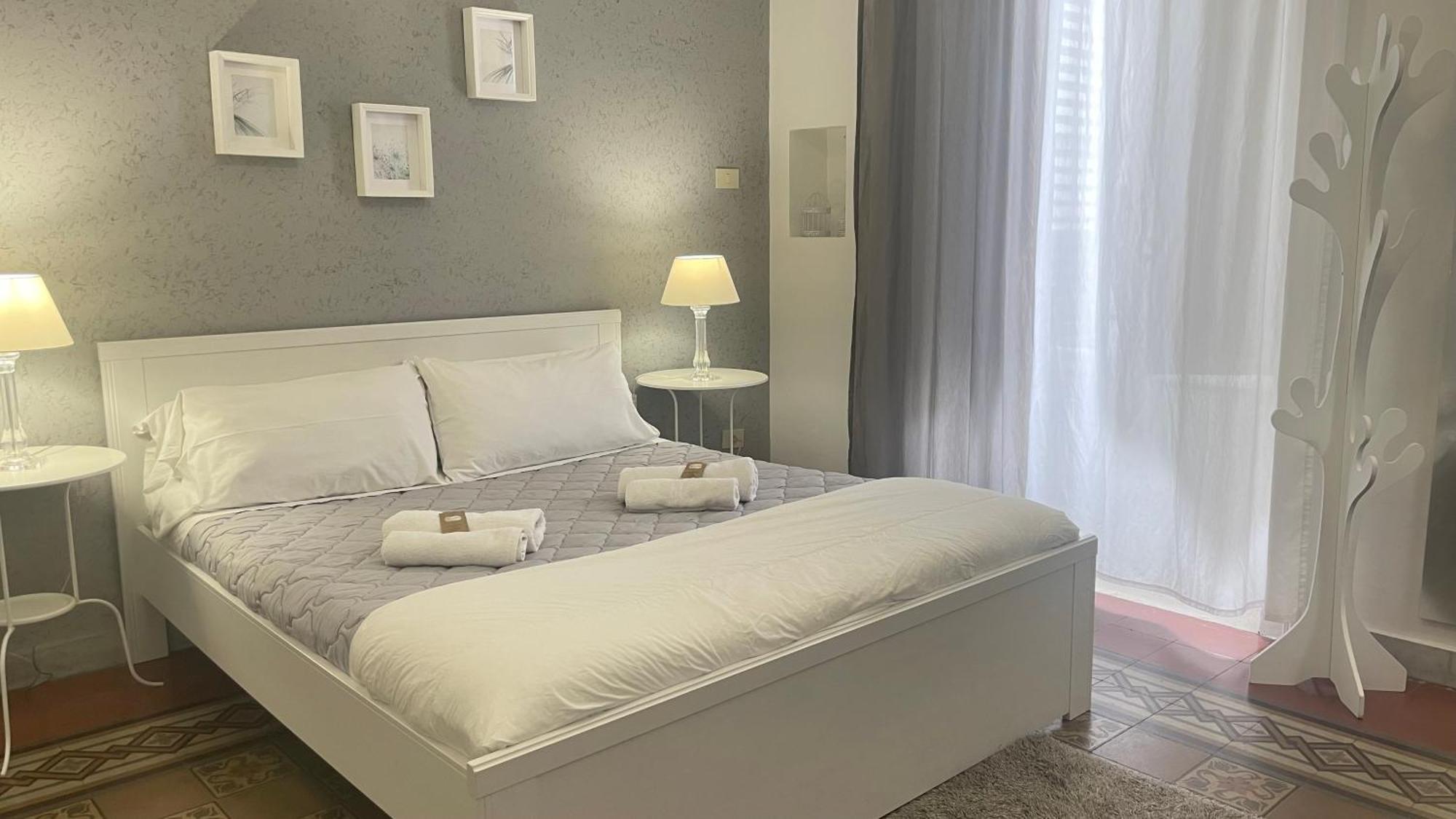 Bb Essenze Bed & Breakfast Palermo Exterior photo