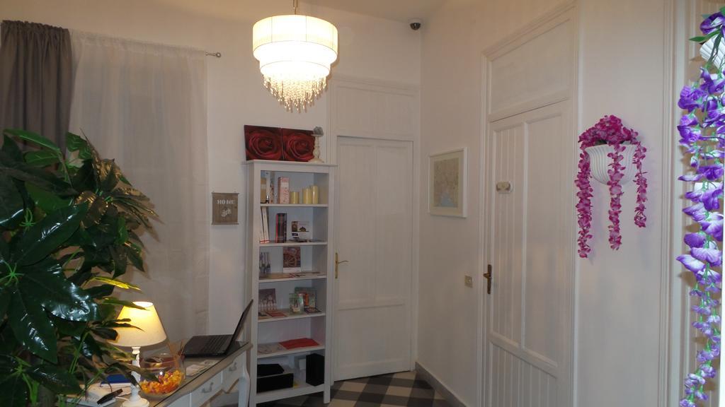Bb Essenze Bed & Breakfast Palermo Exterior photo