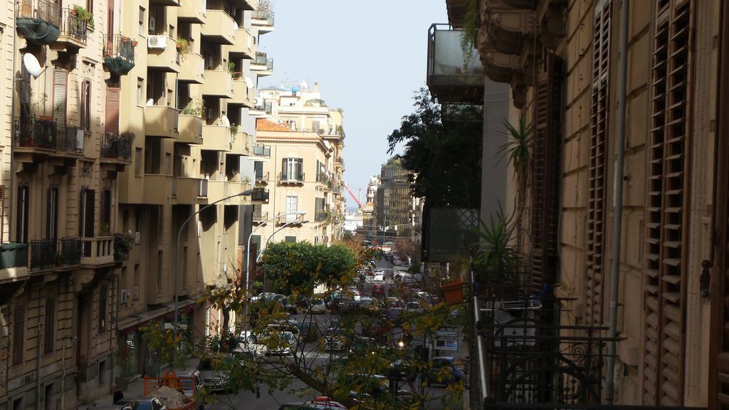 Bb Essenze Bed & Breakfast Palermo Exterior photo