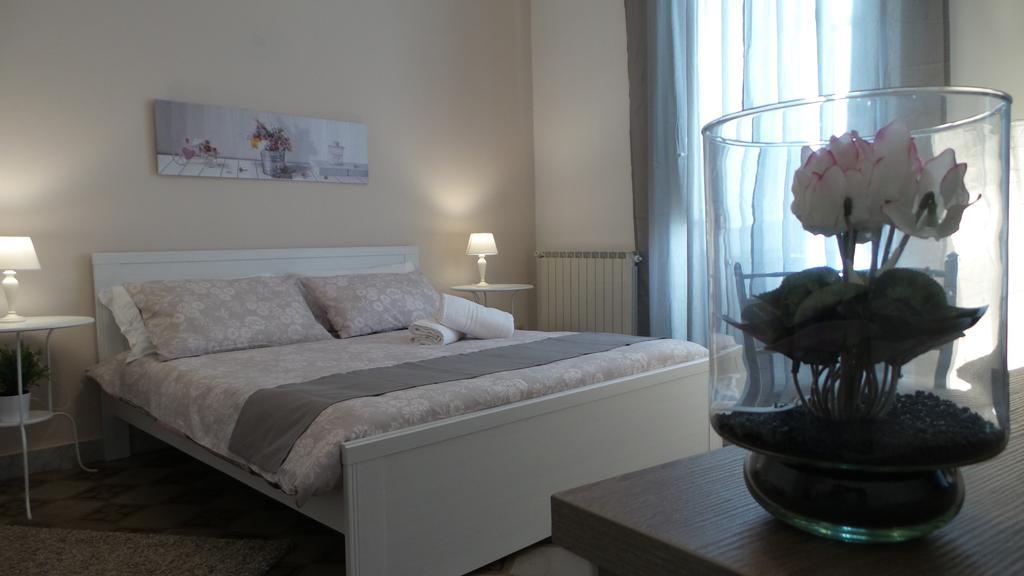 Bb Essenze Bed & Breakfast Palermo Exterior photo