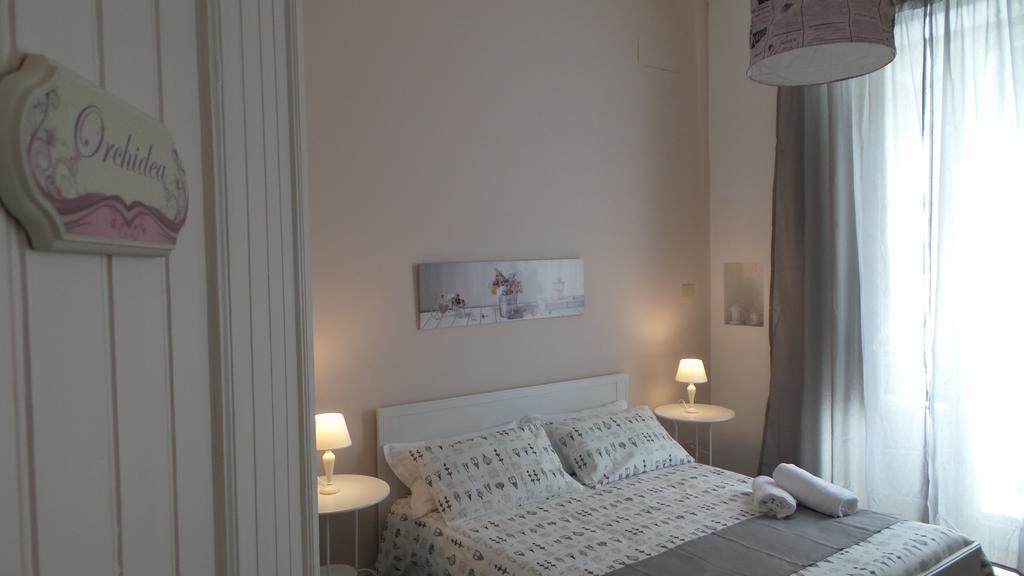Bb Essenze Bed & Breakfast Palermo Exterior photo