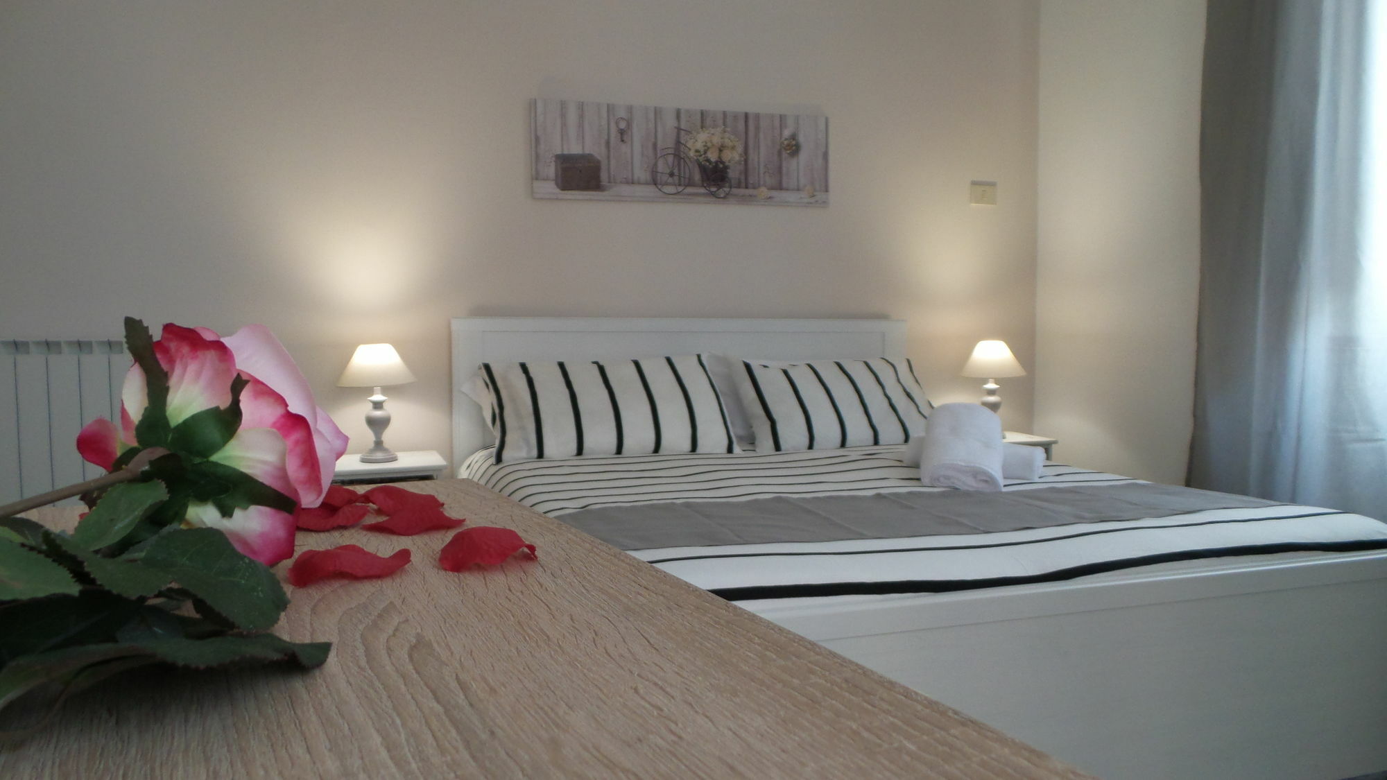 Bb Essenze Bed & Breakfast Palermo Exterior photo